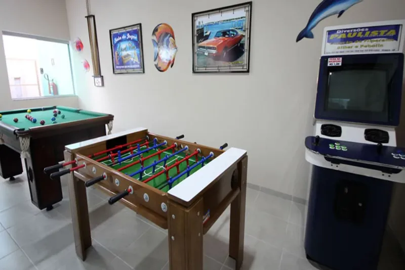 Foto da sala de jogos do resort em olimpia