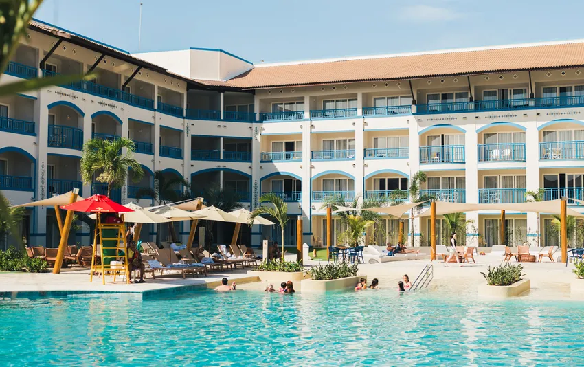 Foto piscina e hotel