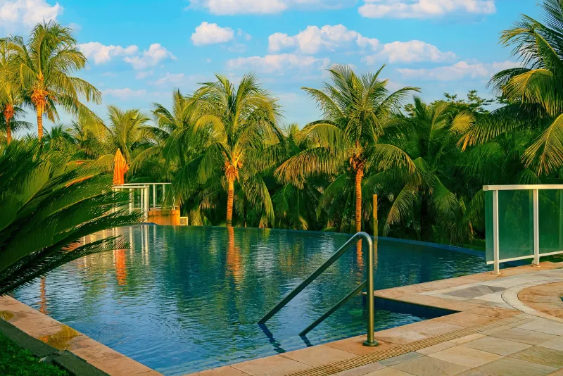 Foto da uma das piscinas do hotel