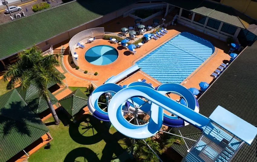 Foto aérea das piscinas