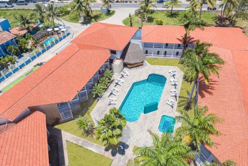 Foto aérea das piscinas