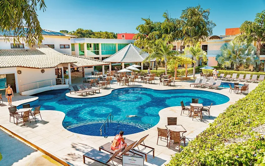Foto da área da piscina do hotel
