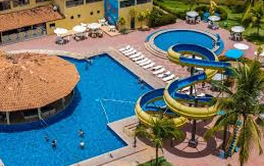 Foto aérea da área de lazer de um resort