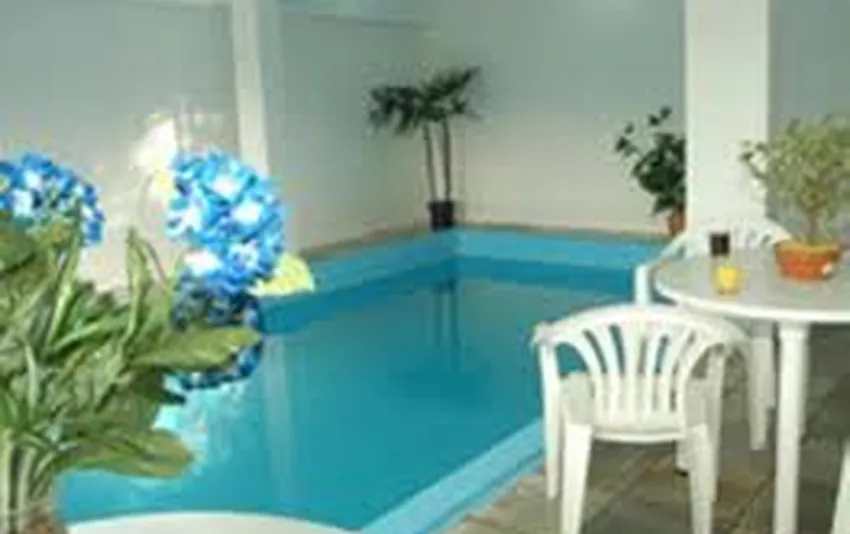Foto da piscina coberta