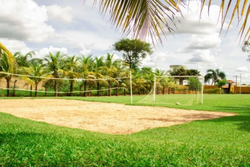 Foto da quadra de areia do hotel