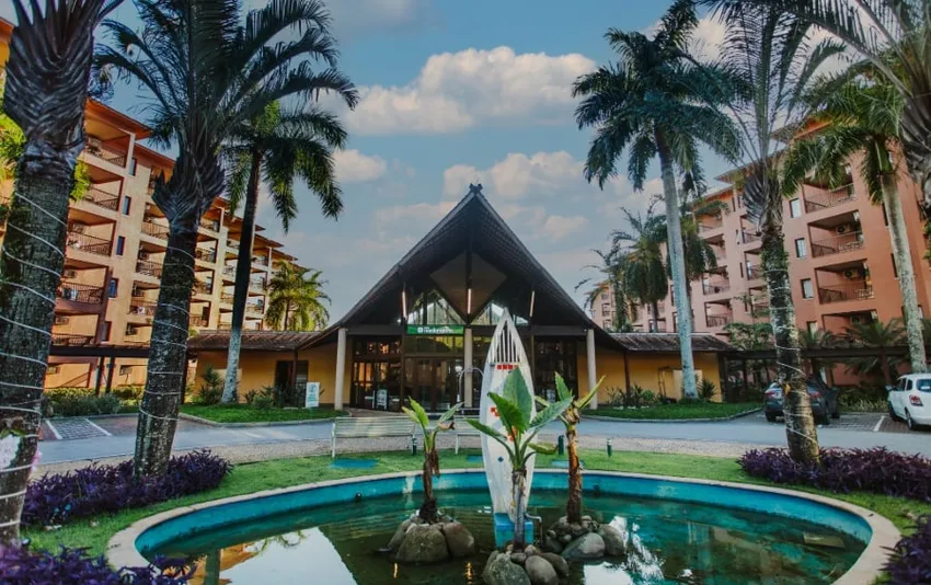 Foto da fonte na frente do hotel