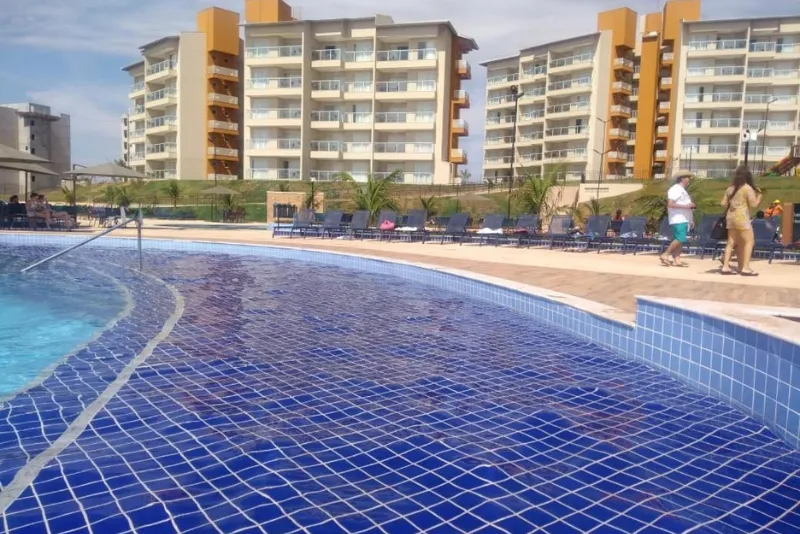Foto da piscinas com partes para crianças