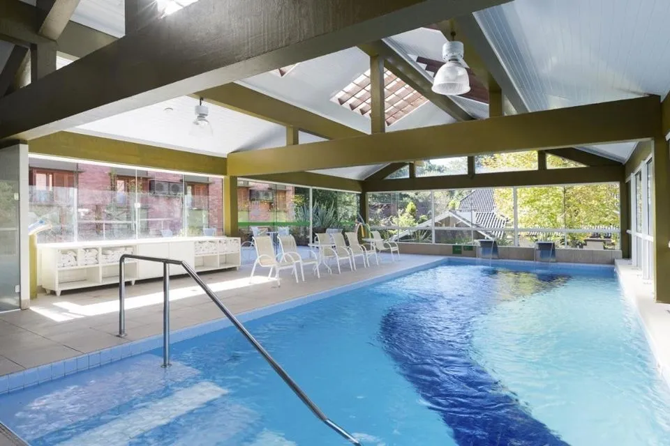 Foto da piscina coberta