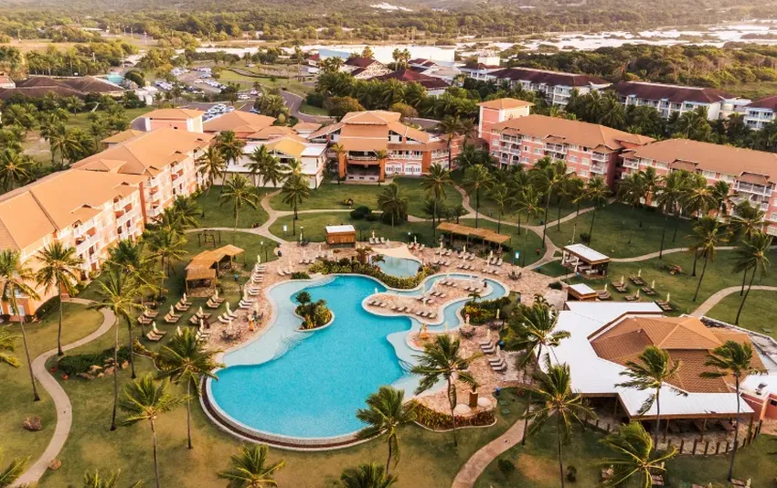 Foto Aérea das piscinas e hotéis